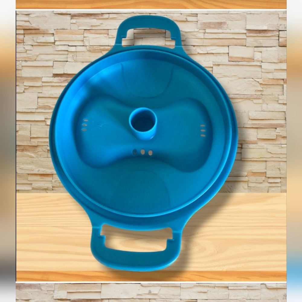 Tupper Ware Blue Kitchen Storage Container - Picture 6 of 6